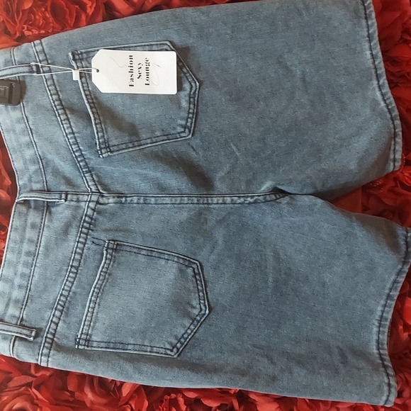 Women's Unbranded NWT Denim Shorts Size Medium Star Design - Picture 5 of 5